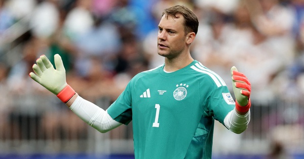 Manuel Neuer vi phạm luật FIFA ngày tái xuất đội tuyển Đức, may mắn thoát án phạt - hình ảnh - f168win.vip