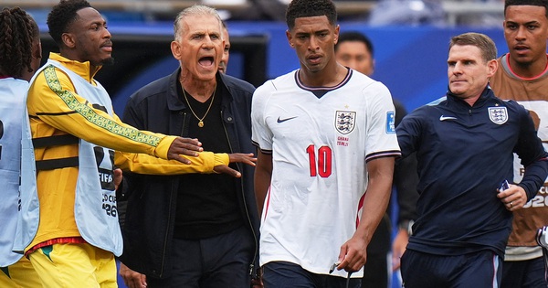 Ngôi sao đội tuyển Anh vi phạm luật mới của FIFA, lại lấy tay che miệng: Nguy cơ nhận án phạt nguội - hình ảnh - f168win.vip