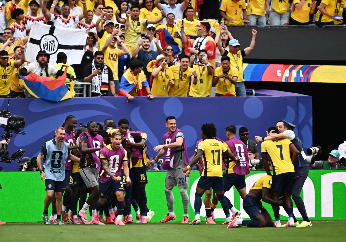 Ecuador quật ngã Đức, lách khe cửa hẹp vào vòng knock-out - hình ảnh - f168win.vip Ecuador quật ngã Đức, lách khe cửa hẹp vào vòng knock-out - hình ảnh - f168win.vip