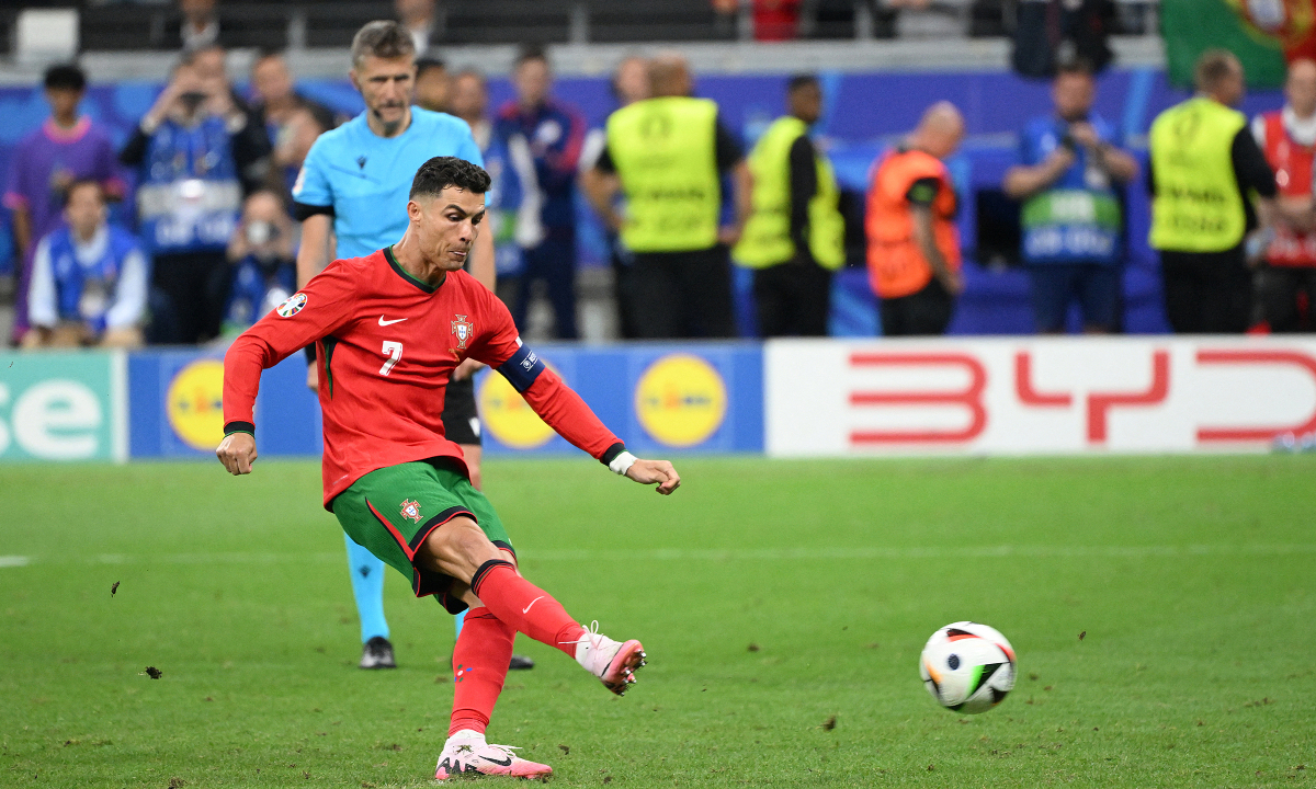 Cựu thủ quân Uruguay: ‘Ronaldo có thể vô địch World Cup 2026 nhờ sự hỗ trợ như Messi’ - hình ảnh - f168win.vip Cựu thủ quân Uruguay: ‘Ronaldo có thể vô địch World Cup 2026 nhờ sự hỗ trợ như Messi’ - hình ảnh - f168win.vip