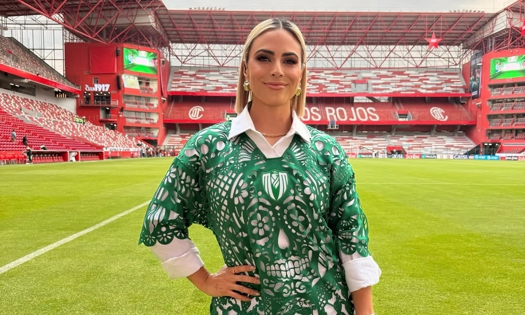 F168 Casino và Câu Chuyện Áo Cổ Động World Cup Lấy Cảm Hứng Từ Lễ Hội Người Chết - hình ảnh - f168win.vip