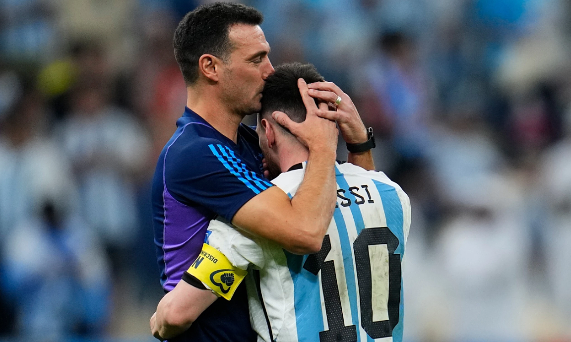 HLV Scaloni: ‘Trước khi ra quyết định, tôi luôn tham khảo Messi’ - hình ảnh - f168win.vip