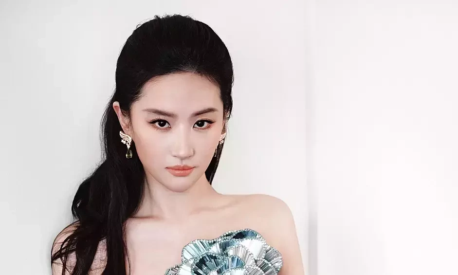 Thưởng tân thủ F168 – Lưu Diệc Phi lộng lẫy như ‘bông hồng thủy tinh’ tại sự kiện thời trang - hình ảnh - f168win.vip Thưởng tân thủ F168 – Lưu Diệc Phi lộng lẫy như ‘bông hồng thủy tinh’ tại sự kiện thời trang - hình ảnh - f168win.vip