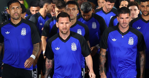 F168 cược bóng đá: Messi và Ronaldo gửi thông điệp “ẩn ý” trước thềm World Cup 2026? - hình ảnh - f168win.vip F168 cược bóng đá: Messi và Ronaldo gửi thông điệp “ẩn ý” trước thềm World Cup 2026? - hình ảnh - f168win.vip