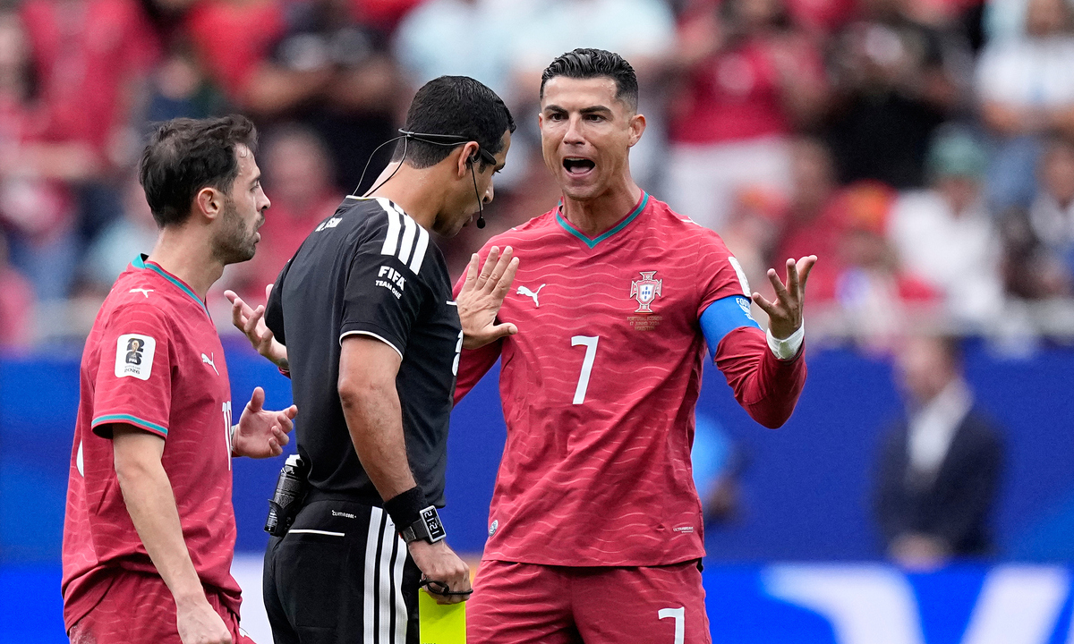 F168 slot game và màn trình diễn gây tranh cãi của Ronaldo tại World Cup 2026 - hình ảnh - f168win.vip F168 slot game và màn trình diễn gây tranh cãi của Ronaldo tại World Cup 2026 - hình ảnh - f168win.vip