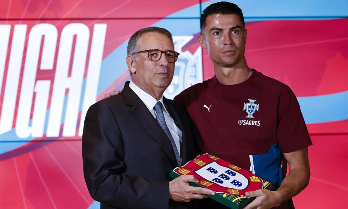 F168 đổi thưởng: Ronaldo nhận quốc kỳ, quyết tâm chinh phục World Cup 2026 - hình ảnh - f168win.vip