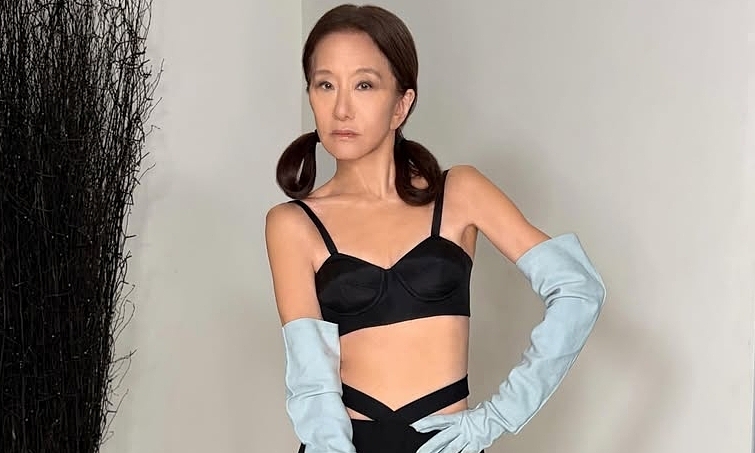 Thưởng tân thủ F168: Vera Wang diện váy xuyên thấu, buộc tóc hai bên ở tuổi 77 - hình ảnh - f168win.vip Thưởng tân thủ F168: Vera Wang diện váy xuyên thấu, buộc tóc hai bên ở tuổi 77 - hình ảnh - f168win.vip