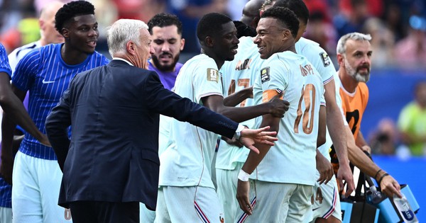 HLV Deschamps đi vào lịch sử World Cup: Mbappe – Dembele tái lập kỳ tích của Brazil: góc nhìn mới cho người chơi Việt - hình ảnh - f168win.vip
